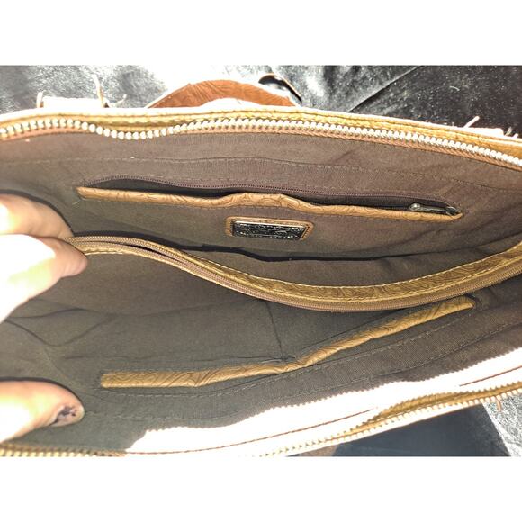 TRINITY RANCH Tooled Leather Concealed Carry Handbag Metal Studs - Picture 7 of 7